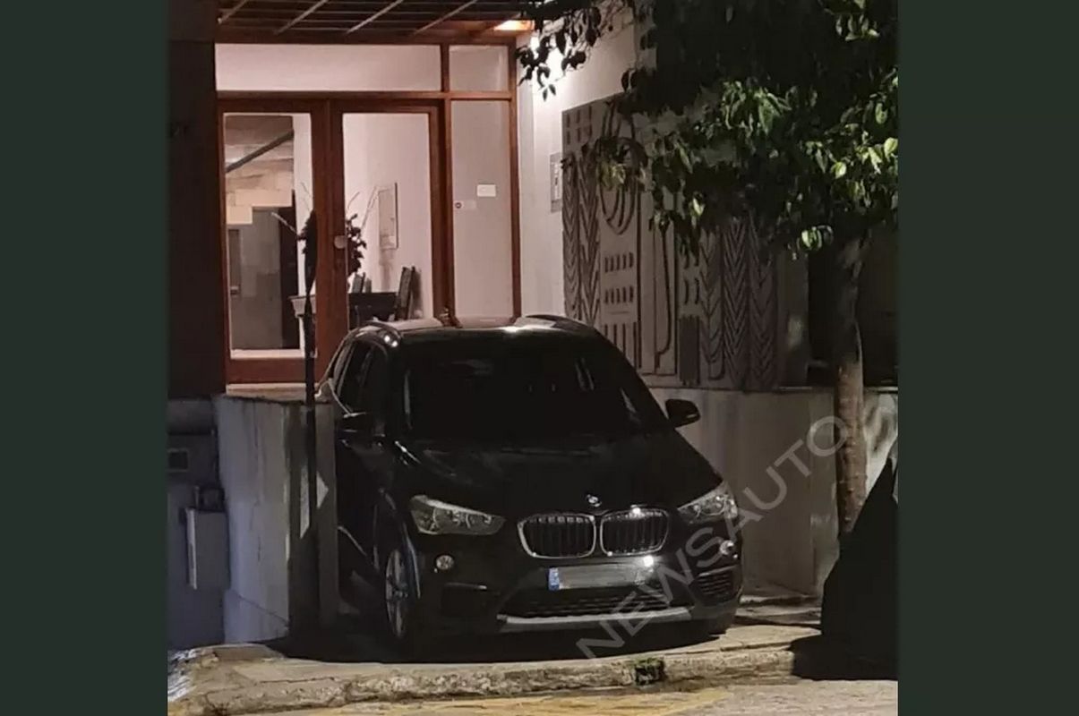 Απίστευτη εικόνα: Δείτε που πάρκαρε στο Κολωνάκι