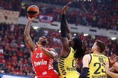 Το τηλεοπτικό πρόγραμμα της ημέρας: Που θα δείτε Ολυμπιακός - Φενέρ, ΠΑΟΚ - Ολυμπιακός και Κριστιάνο