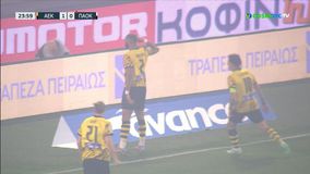 Ο Μουκουντί με κεφαλιά στο δεύτερο δοκάρι έκανε το 2-0 για την ΑΕΚ