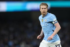 Αυξάνονται οι «μνηστήρες» για τον Ντε Μπρόινε