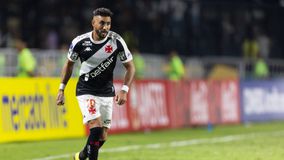 Ο Παγέτ αρνείται τις κατηγορίες και κατέθεσε για την ερωμένη του: «Μου ζητούσε να τη χτυπάω σε ξύλινες καρέκλες»