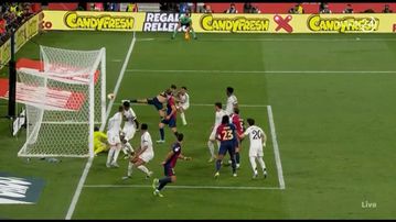 Μπαρτσελόνα - Ρεάλ Μαδρίτης: Στο δοκάρι το απευθείας κόρνερ του Όλμο!