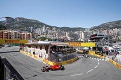 Ο Κάρλος Σάινθ με τη Ferrari ταχύτερος στα πρώτα ελεύθερα του Μονακό (vid)