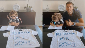 Πώς ένα βίντεο του άλλαξε τη ζωή: Ο θείος που έβαλε την ανιψιά του να υπογράψει συμβόλαιο εξηγεί την τρελή του ιστορία (vid)