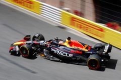 Ο Φερστάπεν ταχύτερος, ο Σάινθ χτύπησε τη Ferrari, η αγωνία κορυφώνεται (vid)