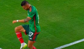 Με σκόρερ και πρωταγωνιστή τον Πινέδα το Μεξικό επικράτησε 2-0 της Κόστα Ρίκα και προκρίθηκε στα ημιτελικά του Gold Cup (vid)