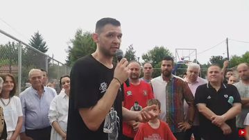 Το όνομα του Κώστα Παπανικολάου πήρε ανοικτό γήπεδο στα Τρίκαλα (vid)