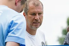 Ο Γερμανός προπονητής που θέλει να φέρει επανάσταση στο ποδόσφαιρο με κανόνα του χάντμπολ