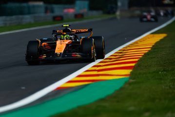 Ο Νόρις «έκλεψε» την πολ ποζίσιον από τον Πιάστρι στο Σπα, καταστροφή για τον Χάμιλτον