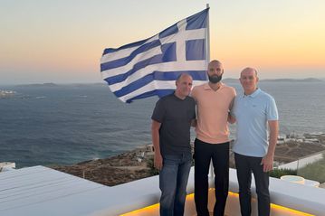 Φουρνιέ μετά την ανανέωση: «Χαρούμενος που παραμένω μέλος αυτού του ιερού συλλόγου»