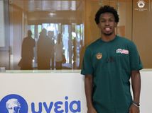 Τι Τζέι Σορτς: Στο «Υγεία» για να υποβληθεί σε ιατρικές εξετάσεις (pics)