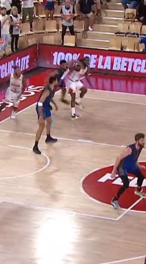 Ο ηγέτης είναι εδώ: Ο Μάικ Τζέιμς με buzzer υπέγραψε τη νίκη της Μονακό