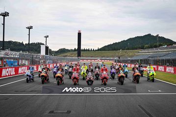 Το MotoGP συγκέντρωσε όλους τους αναβάτες για μια κοινή φωτογραφία (pics)