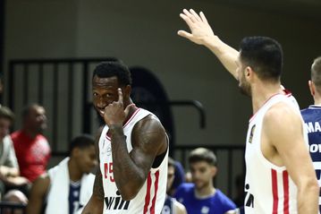 Σοβαρός Ολυμπιακός «καθάρισε» από ημίχρονο την Καρδίτσα και... έφυγε για τελικό