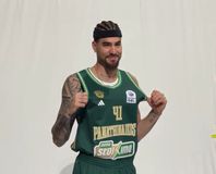 Αέρινος Χουάντσο με dreads στη media day του Παναθηναϊκού! (vid)