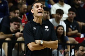 Μπαρτζώκας: «Ευχαριστώ τους Αγγελόπουλους για τον Ντιλικινά, έβαλαν βαθιά το χέρι στην τσέπη» - Η ατάκα του για νέα μεταγραφή