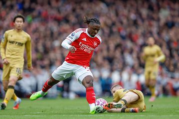 Η Άρσεναλ συνεχίζει νικηφόρα και... χαμογέλασε με την ήττα της Μάντσεστερ Σίτι στο Μπέρμιγχαμ