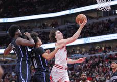 Θρίλερ στη Φιλαδέλφεια, κυριαρχία για Γκρίζλις και Μπουλς