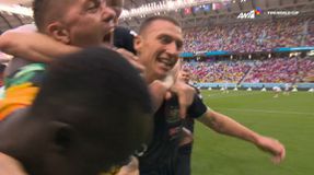 Με υπέροχη γυριστή κεφαλιά ο Ντιουκ άνοιξε το σκορ για την Αυστραλία