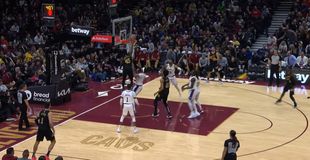 Γεμάτο πτήσεις και Μίτσελ στην κορυφή του Top 10 του NBA (vid)