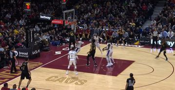 Γεμάτο πτήσεις και Μίτσελ στην κορυφή του Top 10 του NBA (vid)