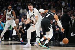 «Συναγερμός» με Ντόντσιτς στους Μάβερικς