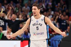 Λαρεντζάκης: «Είμαστε πολύ πιο ήρεμοι μετά το μετάλλιο - Να δώσουμε το 100% για να προκριθούμε»