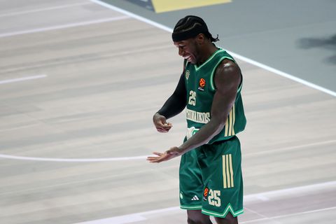 Εκπληκτικό πρώτο ημίχρονο από τον Ναν στην Κωνσταντινούπολη