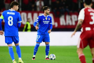 Ο Ασένθιο «έχασε» συγγενικό του πρόσωπο την ώρα του Ολυμπιακός - Ρεάλ Μαδρίτης (pics)