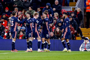 Η Αϊντχόφεν «διέλυσε» τη Λίβερπουλ που δε λέει να σηκώσει κεφάλι - Παρί πέντε αστέρων κόντρα στην Τότεναμ