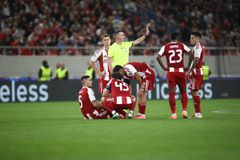 Μετά τον Τσικίνιο και ο Πιρόλα βγήκε αναγκαστική αλλαγή για τον Ολυμπιακό