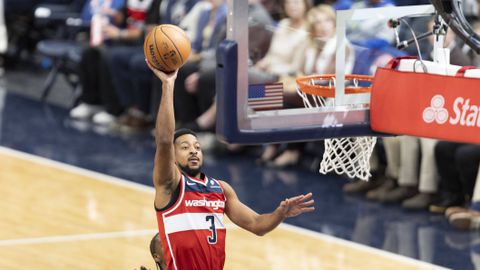 Εντυπωσιακοί Γουίζαρντς, διέλυσαν τους Χοκς με σόου του ΜακΚόλουμ