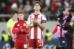 Χειροκρότημα κι αποθέωση στους παίκτες του Ολυμπιακού για την υπερπροσπάθεια κόντρα στη Ρεάλ (gallery)