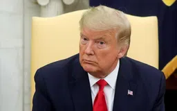 ΗΠΑ: Ο Τραμπ εξαπολύει νέα προσβλητική επίθεση σε γυναίκα δημοσιογράφο για δημοσίευμα σχετικά με την ηλικία του