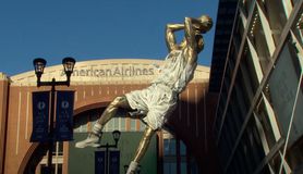 O ΛεΜπρόν Τζέιμς θεωρεί πως ο Ντιρκ Νοβίτσκι «είναι ο κορυφαίος ευρωπαίος όλων των εποχών» (vid)