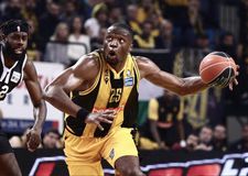 Από την ΑΕΚ στην Βενέτσια και με τη βούλα ο Καμπενγκέλε