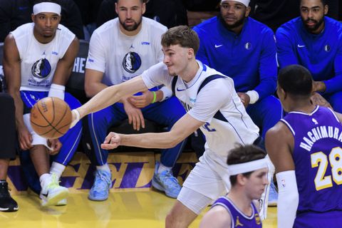 Ιστορικό ρεκόρ για τον Κούπερ Φλαγκ ανήμερα των Χριστουγέννων - Τον αποθέωσαν Κάρι και Κερ