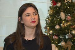 Κόρη Λουτσέσκου: «Στην Τούμπα ζω έντονα τα ματς, σηκώνομαι και φωνάζω»