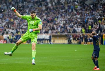 Εμιλιάνο Μαρτίνες: Αλλάζει ο κανονισμός εξαιτίας της συμπεριφοράς του στα πέναλτι του (vid)