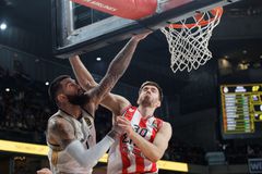 Σβήσαν τα φώτα από τις τάπες στο Top-10 της EuroLeague και το στοπ του Πουαριέ στον ΜακΚίσικ βρέθηκε στο Νο 1