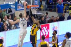 Το φοβερό poster κάρφωμα του Αβδάλα