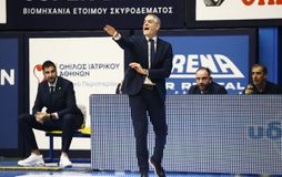 Ο Καστρίτης αποχαιρέτησε παίκτες και συνεργάτες στον Άρη – Ποιος έκανε την προπόνηση