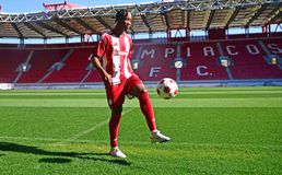 Ο Ολυμπιακός φλερτάρει με την κατηγορία της... ληστείας στην περίπτωση του Μπρούνο Ονιεμαέτσι