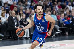 Προβλήματα στην Αναντολού Εφές: Αμφίβολοι για Ολυμπιακό οι Λάρκιν και Πουαριέ