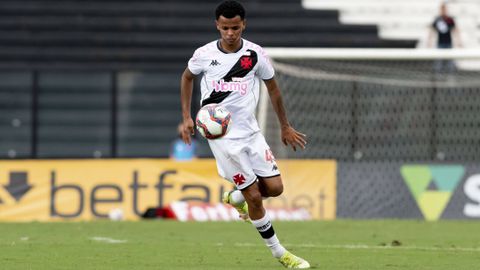 Μεταγραφή από το πάνω ράφι κάνει ο Πανσερραϊκός