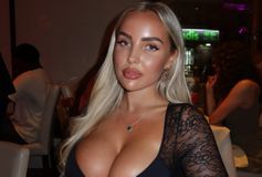 Oλίβια Χόλντερ: Η σύντροφος του Κόουλ Πάλμερ, εντυπωσιάζει με τολμηρή εμφάνιση στις διακοπές της (pics)