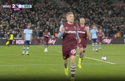 Πρώτο χατ-τρικ μετά από 157 αγώνες στην Premier League: Το ιστορικό επίτευγμα του Μπόουεν (vid)