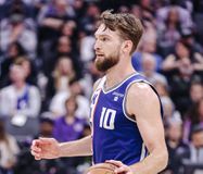 Σαμπόνις: Έγινε ο 10ος παίκτης στην ιστορία του NBA με 40 σερί νταμπλ νταμπλ