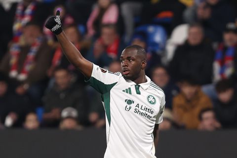 Σε δημοπρασία οι φανέλες του Παναθηναϊκού από την ιστορική πρόκριση επί της Πλζεν - Το ποσό αυτής του Τεττέη