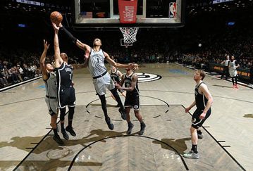 Σπουδαίες νίκες για Σπερς και Ρόκετς!